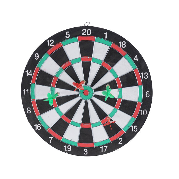 Dartspill med skive og piler